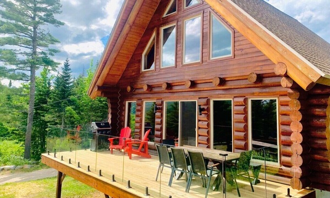 Petite-Riviere-Saint-Francois Ski Chalet | Chalet Bois Rond 10: River Views, Terrace & Spa