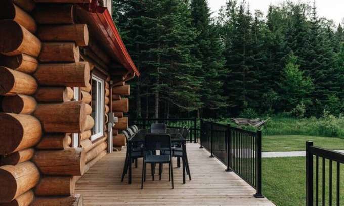 Lac-Sergent Cabin | Escape to Nature with Hot Tub & Lake Access