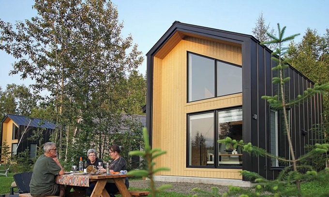 Sainte-Marguerite-du-Lac-Masson Ski Chalet | Authentic and attractive mini chalet