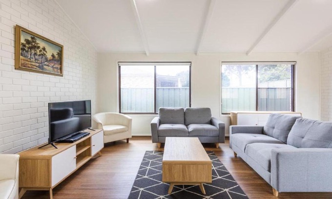 Yamba House | Cabana Feliz Yamba, Pet Friendly Cottage