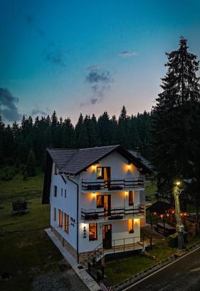 Vartop Cabin | CABANA FRAM VÂRTOP