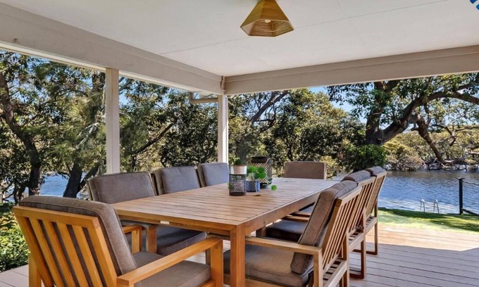 Currarong House | Cabarita on the Creek - Serenity, Ocean, Family