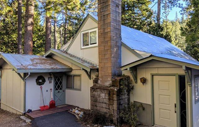 Strawberry House | Cabin #10