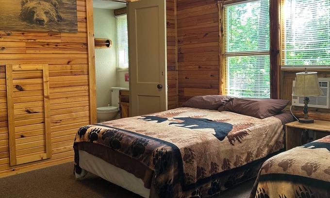 Steelville Cabin | Cabin 16B on Meramec River - Duplex Unit