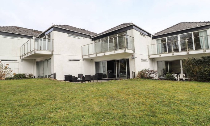 Saundersfoot Cottage | Cabin ∙ 2 bedrooms ∙ 5 guests