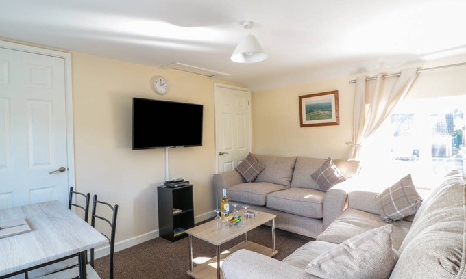 Blakeney Cottage | Cabin ∙ 2 bedrooms ∙ 4 guests