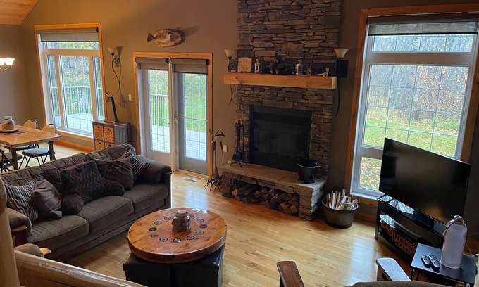 Wasagaming Cabin | Cabin 200 - Riding Mountain Luxury Cabins