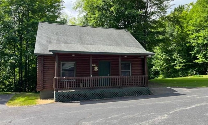 Gaylord House | Cabin 2487 - Gorgeous Log Cabin within Private Resort