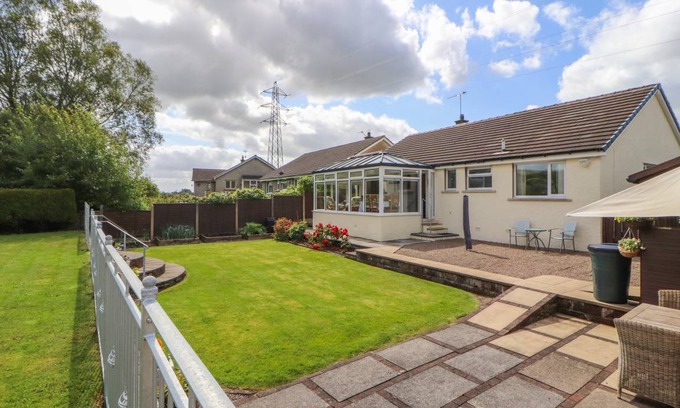 Staveley Cottage | Cabin ∙ 4 bedrooms ∙ 6 guests