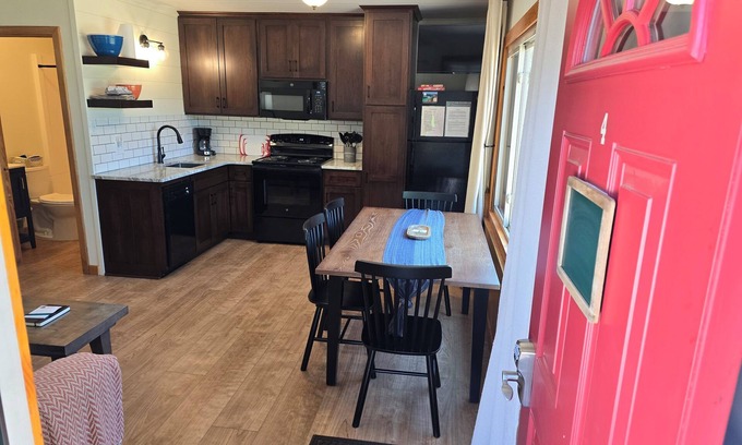 Lake Ann Cabin | Cabin #4-Sleeping Bear Resort