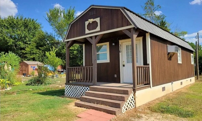 Cedar Creek Reservoir Cabin | Cabin at Peace N Quiet RV