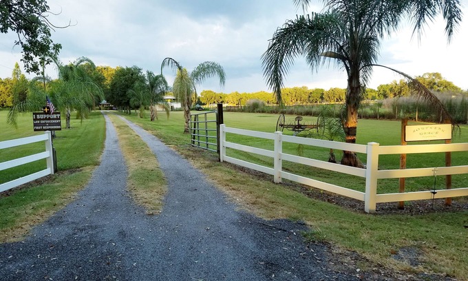 Plant City Cabin | Cabin Barn in The South - Ahhhh mazing! Now This is Vacation!