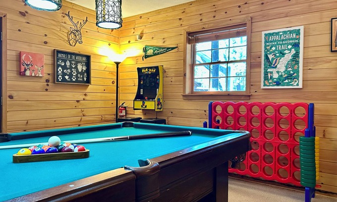 Dial Cabin | Cabin+Creek+Natl Forest+Hot Tub+Fire Pit+Pool Table