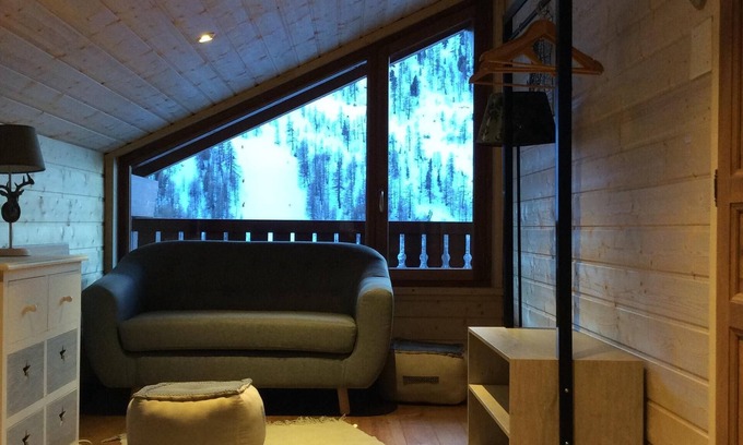 Isola Ski Chalet | Cabin for 12 people is located in Isola 2000 at 5 minutes from the slopes