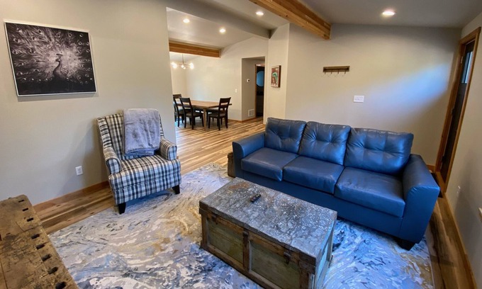 Rapid City Cabin | Cabin in the Black Hills w/hot tub and mountain views!