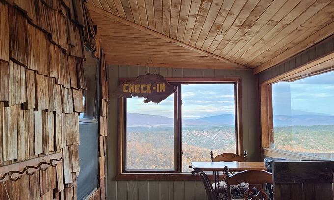 Glenwood Springs Cabin | CABIN IN THE MOUNTAINS