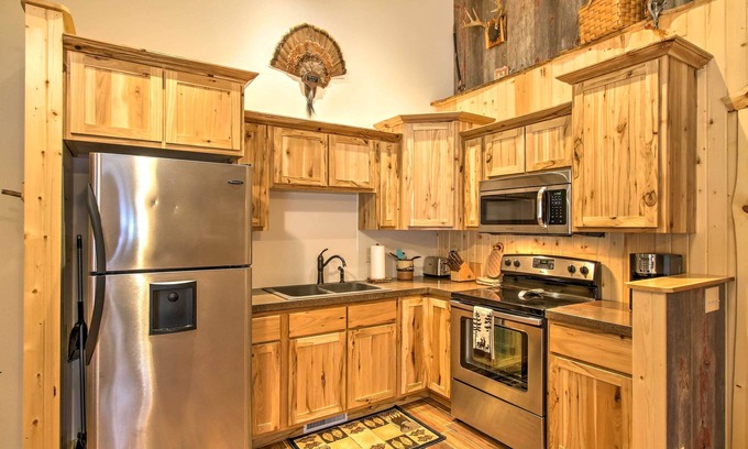Ferryville Cottage | Cabin Near River - Treehouse Masters Stayed Here!