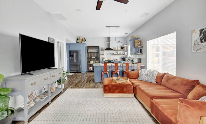 Paso Robles Cottage | Cactus Casa - Pet, king bed, wlk2DT, Chef's kitchen
