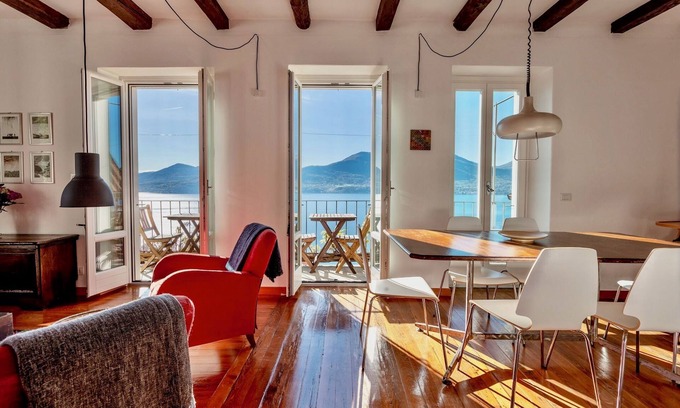 Gonte Apartment | Cadebei 1. Stunning lake view in the charming, quiet hamlet of Gonte.n