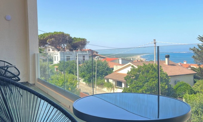 Cuglieri Apartment | Caelia sea view apartment, 3 double rooms with bath inside