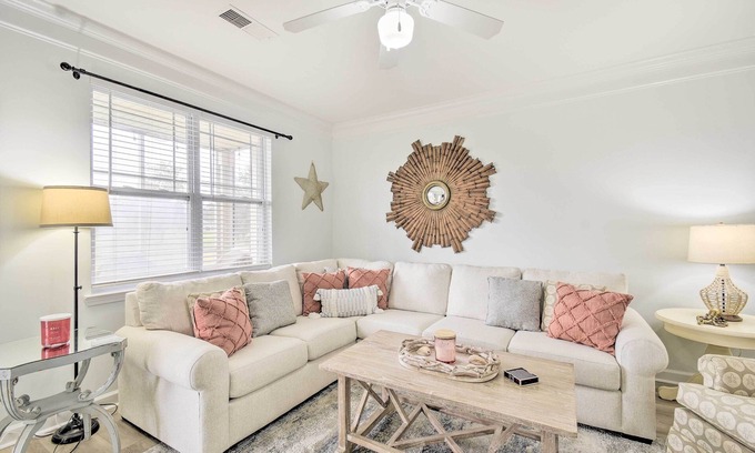 Calabash Condo | Calabash Condo w/Patio + Golf Course Views!