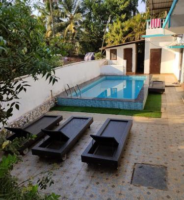 Gauravaddo House | Calangute beach rocks
