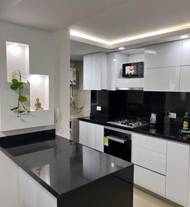 Cali Apartment | CALI Acogedor y Completo, Apto cerca de Jardin plaza, con piscina, parqueadero y aire acondicionado