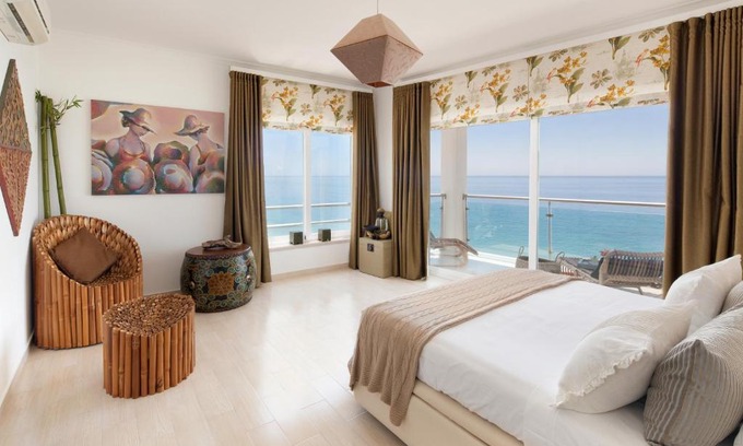 Santiago Bed & Breakfast | CALI Deluxe Holidays, Sesimbra