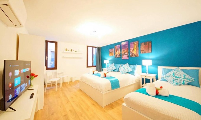 San Marco Apartment | Calle dei Fabbri Apartment Marble