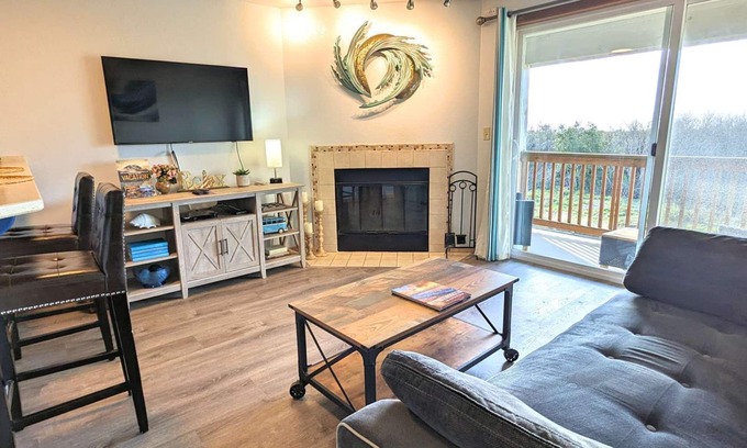 Ocean Shores Condo | Calypso - 1 Bedroom Condo, pet friendly