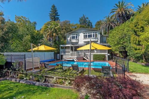 Nelson South House | Camellia House - Elevator Access, Swimming, and Spa Pools