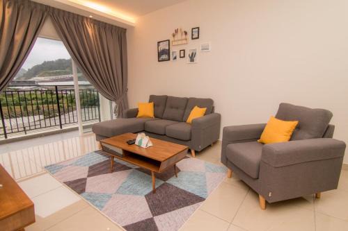 Kampung Raja Apartment | Cameron Highlands Modern7-Tea Plantation View-Premium Hotel Bed