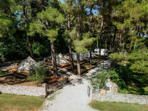 Manjadvorci House | Camp 'Dvor' bell tent accommodation