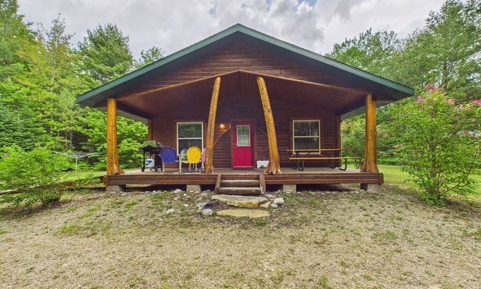 Munising Cabin | Camp Take 5-Secluded 2 Bedroom Cabin-15 Miles to Munising