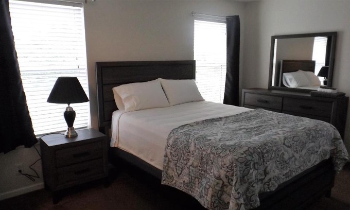 Gull Lake Apartment | Campbell's Accommodations