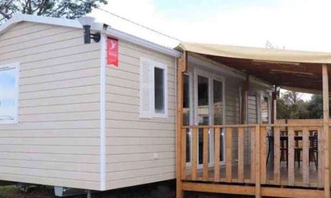 Vic-la-Gardiole House | Camping 3 étoiles - Piscine - eehfie