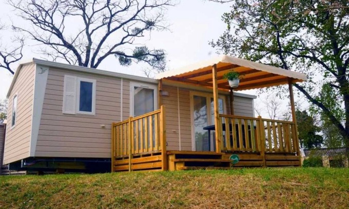 Bannay House | Camping 3 étoiles - ef00gh