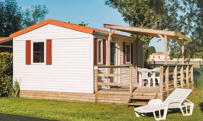 Surgeres House | Camping 3 étoiles - Parc aquatique - ccbbbdi