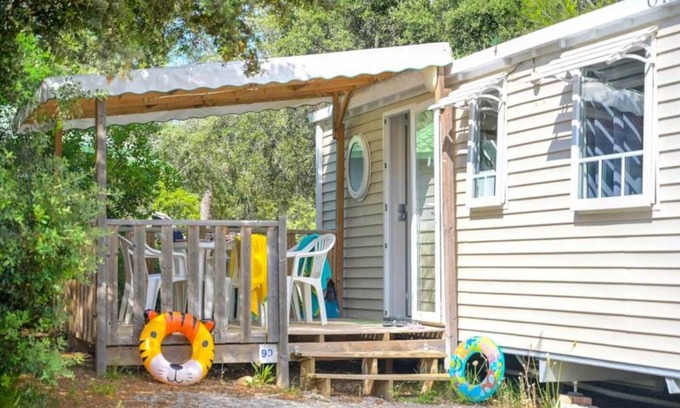 Castries House | Camping 3 étoiles - Piscine - ccbbh0c