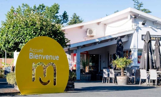 Parentis-en-Born House | Camping 4 étoiles - Piscine - eebife