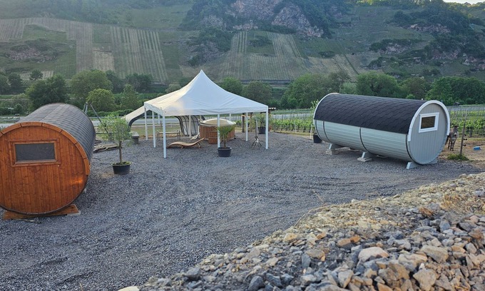 Burg Cabin | Camping barrel Odin with HotTube in the beautiful Burger vineyards