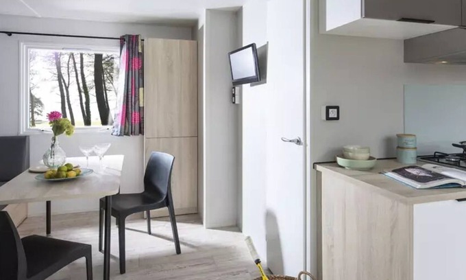 Tredrez-Locquemeau House | Camping Paradis Les Capucines* - Mobile Home Declick 4 rooms 6 people