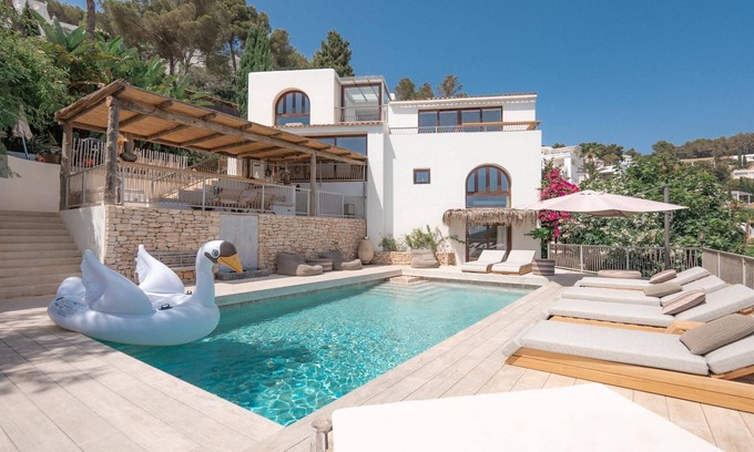 Can Furnet Villa | Can Furnet in Ibiza with 4 bedrooms and 8 bathrooms