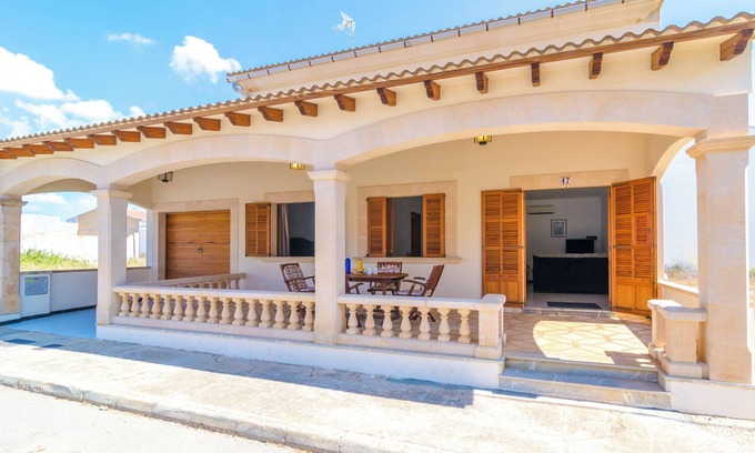 S'Estanyol de Migjorn Villa | Can Parrita - Three Bedroom Villa, Sleeps 6