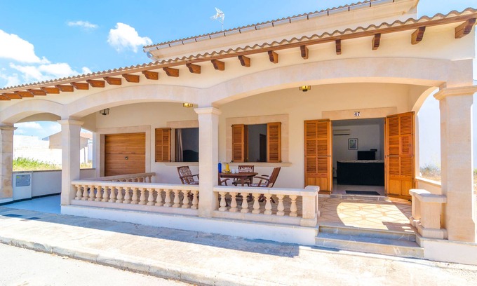 S'Estanyol de Migjorn House | CAN PARRITA - Chalet with terrace in s'Estanyol de MItjorn.