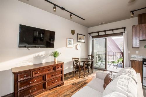 Whitefish House | Cana Loft 203