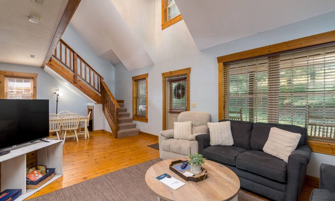 Millersburg Cabin | Canadian Hemlock . Trailside Lodging