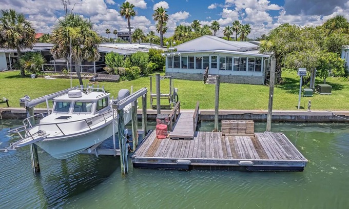 Crawfordville House | Canal-front home at Shell Point. Relax. Fish. Explore. Swim. Amazing Sunsets!