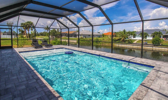 Trafalgar House | Canal Front, Private Pool, Cape No Fear