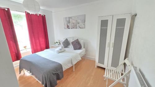 Lansbury House | Canary wharf cottage